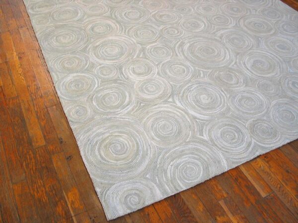 Contemporary american hooked rug — light gray circles pattern - detail view 8