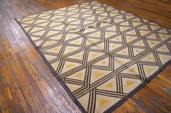 Contemporary american hooked rug 8'ã—10' â€” multi-brown - detail view 1