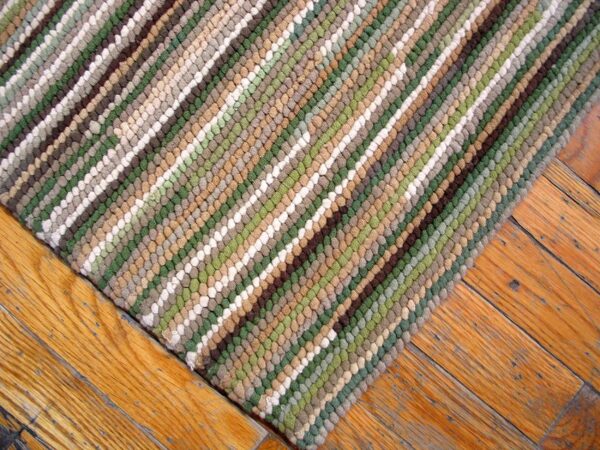 Contemporary american hooked rug â€” multicolor background, modern design - detail view 5
