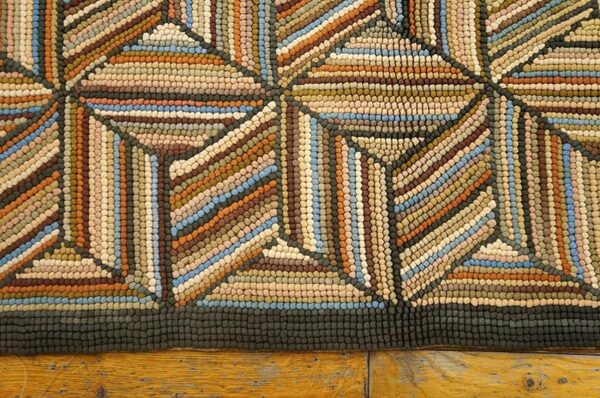 Contemporary american hooked rug — multicolor 3-d square, brown 5 Contemporary american hooked rug — multicolor 3-d square, brown - detail view 4