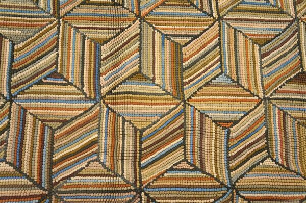 Contemporary american hooked rug — multicolor 3-d square, brown 6 Contemporary american hooked rug — multicolor 3-d square, brown - detail view 5