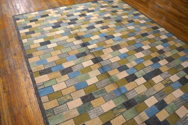 Contemporary american hooked rug — multicolor stripe pattern - detail view 2