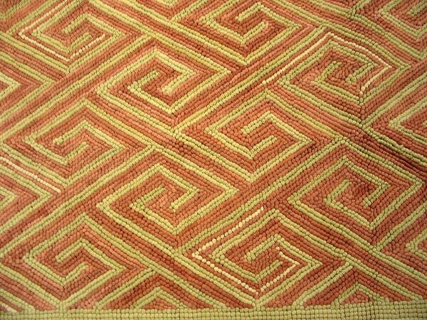 Contemporary american hooked rug — orange geometric pattern - detail view 2
