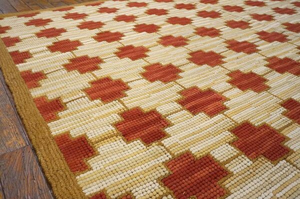 Contemporary american hooked rug 6'ã—9' â€” red & cream cross pattern - detail view 2