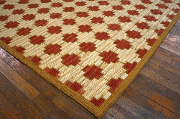 Contemporary american hooked rug 6'ã—9' â€” red & cream cross pattern - detail view 3