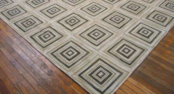 Contemporary american hooked rug — soft color combination - detail view 2