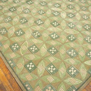 Contemporary American Hooked Rug 6'Ã—9' â€” Traditional Beige Color - detail view 2
