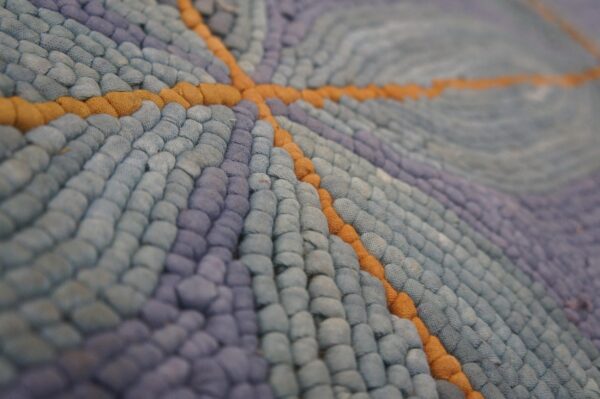 Contemporary cotton hooked rug 6'ã—9' classic geometric blue reproduction - detail view 6