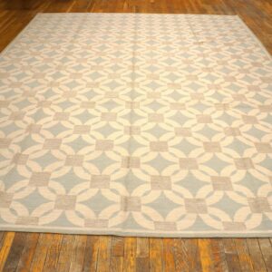 Contemporary Handwoven Wool Needlepoint Flat-Weave Rug with silk highlights, a refined composition with silk highlights - detail view 1