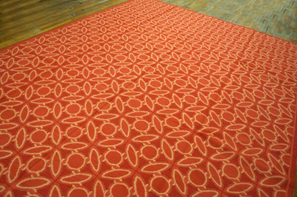 Contemporary handwoven wool needlepoint flat-weave rug with silk highlights, a striking contemporary composition with silk highlights - detail view 3