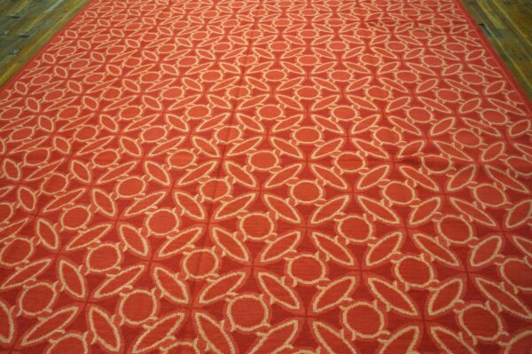 Contemporary handwoven wool needlepoint flat-weave rug with silk highlights, a striking contemporary composition with silk highlights - detail view 4
