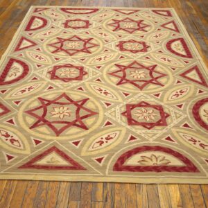 Contemporary Handwoven Wool Needlepoint Rug â€” Delicate Geometric Pattern - detail view 1