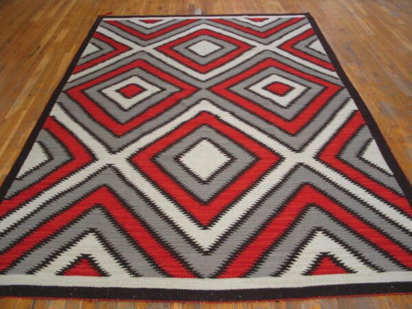 Contemporary navajo rug 5'×8' hand-woven wool, native american tradition - detail view 1