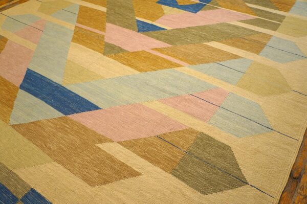 Contemporary scandinavian style flat-weave rug â€” beige background, medallion pattern - detail view 3