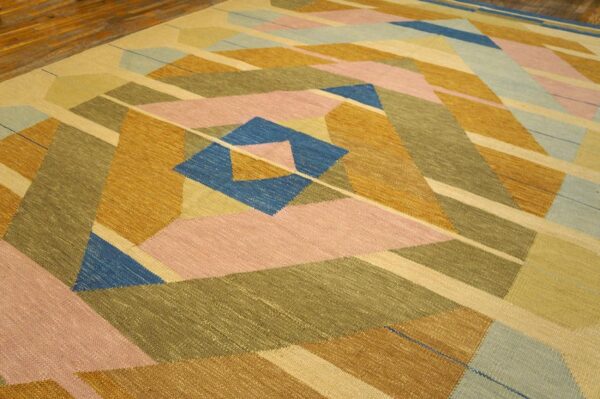 Contemporary scandinavian style flat-weave rug â€” beige background, medallion pattern - detail view 6