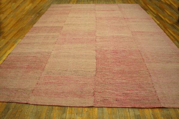 Contemporary shaker style flat-weave rug 10'ã—14' â€” rose background - detail view 1