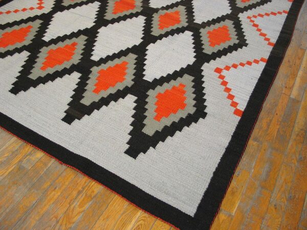 Contemporary southwestern style rug 9'ã—12' hand-woven wool - detail view 2