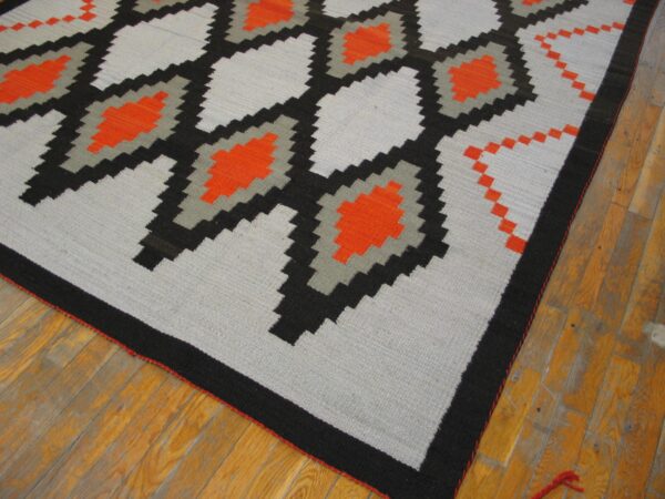 Contemporary southwestern style rug 9'ã—12' hand-woven wool - detail view 3