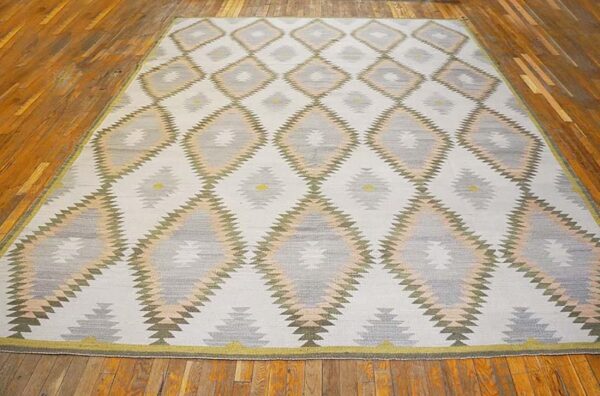 Contemporary southwestern style rug 9'ã—12' â€” ivory ground - detail view 1