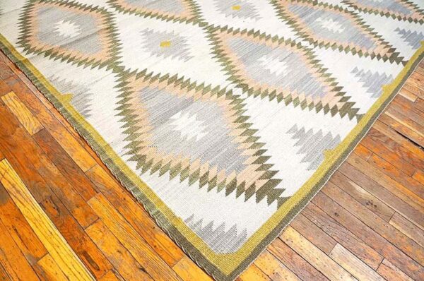 Contemporary southwestern style rug 9'ã—12' â€” ivory ground - detail view 5