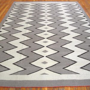 Contemporary Southwestern Style Rug — White & Gray Zig Zag Pattern - detail view 1