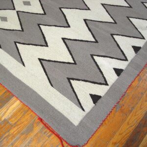 Contemporary Southwestern Style Rug — White & Gray Zig Zag Pattern - detail view 3
