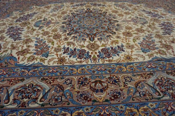 Mid 20th century persian isfahan carpet 4'11"ã—7'3" hand-knotted, central persia - detail view 10