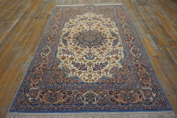 Mid 20th century persian isfahan carpet 4'11"ã—7'3" hand-knotted, central persia - detail view 1