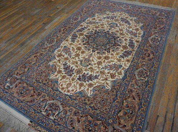 Mid 20th century persian isfahan carpet 4'11"ã—7'3" hand-knotted, central persia - detail view 3