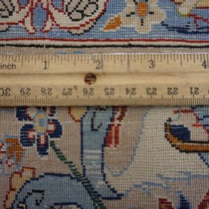Mid 20th Century Persian Isfahan Carpet 4'11"Ã—7'3" Hand-Knotted, Central Persia - detail view 6
