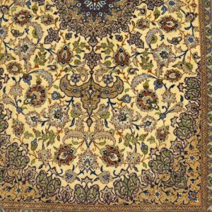 Mid 20th Century Persian Isfahan Carpet 3'7"Ã—5'7" Hand-Knotted, Central Persia - detail view 5