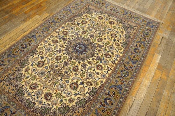 Mid 20th century persian isfahan carpet 3'7"ã—5'7" hand-knotted, central persia - detail view 6