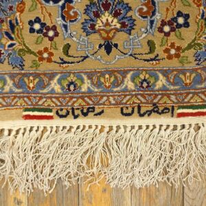 Mid 20th Century Persian Isfahan Carpet 3'7"Ã—5'7" Hand-Knotted, Central Persia - detail view 7