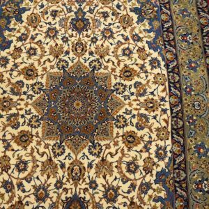 Mid-20th Century Persian Isfahan Carpet 3'7"×5'6" Ivory & Grey, Hand-Knotted Wool, Circa 1940 - detail view 1