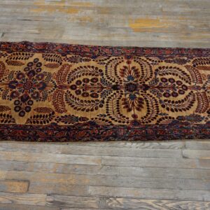 Mid 20th Century Persian Sarouk Carpet, Hand-Knotted Wool - detail view 1
