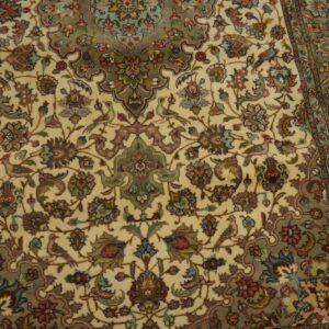 Mid 20th Century Persian Tabriz Carpet 4'Ã—6'9" Ivory Field, Wool with Silk Highlights, Circa 1940 - detail view 3