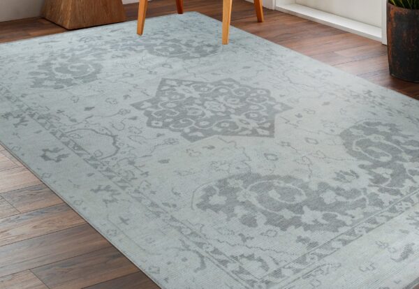 Silver oasis rug - image 3