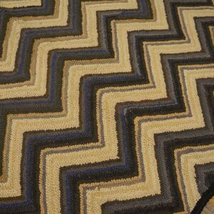 Vintage American Hooked Rug 4'6"×6' Brown Zig Zag, Hand-Woven Wool, 1960s - detail view 6