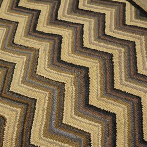 Vintage American Hooked Rug 4'×6' Brown Zig Zag, Wool, 1960s - detail view 5