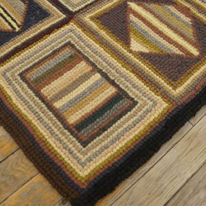 Vintage American Hooked Rug 6'×8'7" Grey Field, Black Border, Mid 20th Century - detail view 2