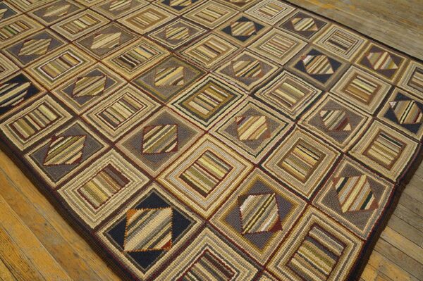 Vintage american hooked rug 6'×8'7" grey field, black border, mid 20th century - detail view 4