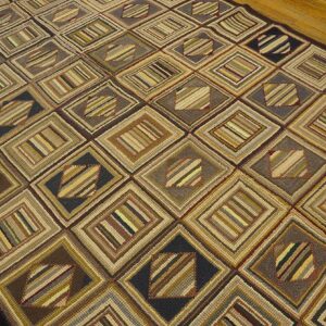 Vintage American Hooked Rug 6'×8'7" Grey Field, Black Border, Mid 20th Century - detail view 5