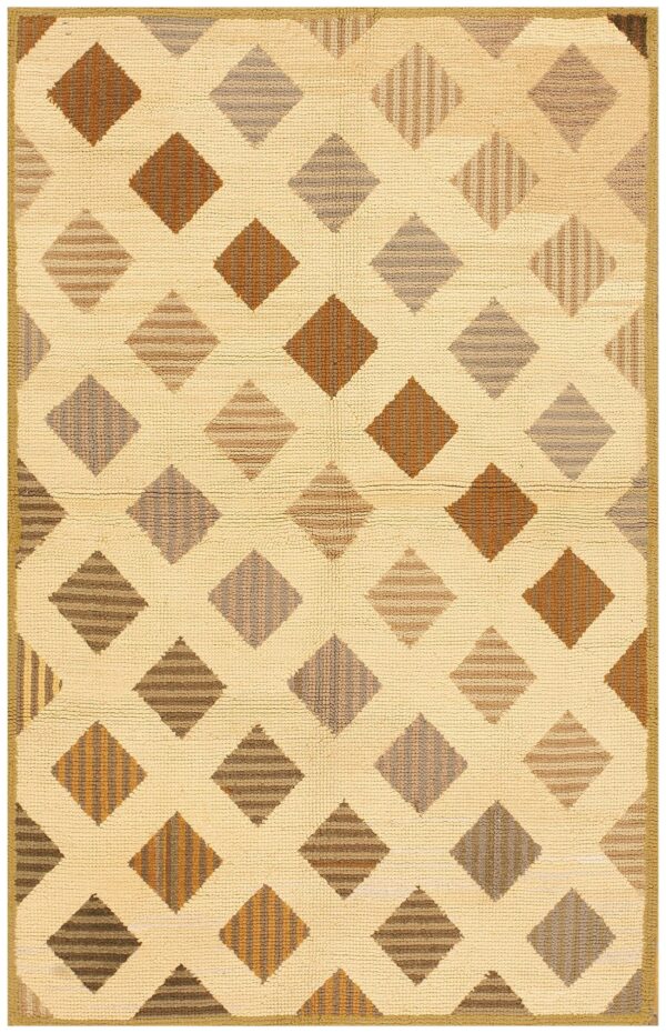 Vintage american hooked rug 3'10"×5'10" ivory field, olive border, mid 20th century 1 Vintage american hooked rug 3'10"×5'10" ivory field, olive border, mid 20th century