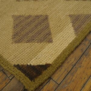 Vintage American Hooked Rug 3'10"×5'10" Ivory Field, Olive Border, Mid 20th Century - detail view 2