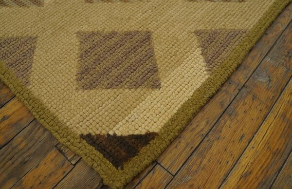 Vintage american hooked rug 3'10"×5'10" ivory field, olive border, mid 20th century 3 Vintage american hooked rug 3'10"×5'10" ivory field, olive border, mid 20th century - detail view 2