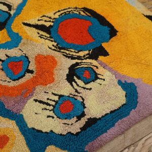 Vintage American Hooked Rug 4'Ã—4'7" Multi Abstract Art Modern Pattern, 1970s - detail view 2