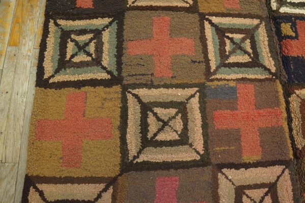 Vintage american hooked rug 5'10"×8'4" multi cross modern pattern, hand-woven wool, 1960s 4 Vintage american hooked rug 5'10"×8'4" multi cross modern pattern, hand-woven wool, 1960s - detail view 3