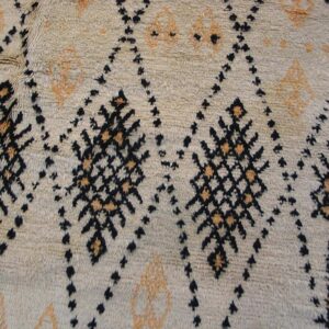 Vintage North African Moroccan Rug 5'3"×6'9" Ivory Diamond, Hand-Woven, 1950s - detail view 2