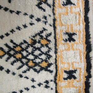 Vintage North African Moroccan Rug 5'3"×6'9" Ivory Diamond, Hand-Woven, 1950s - detail view 3
