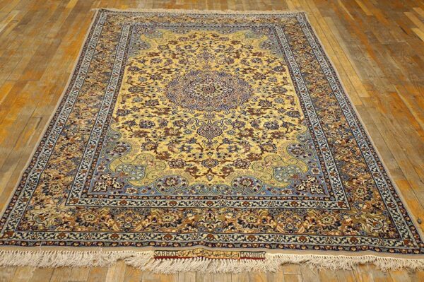 Vintage persian isfahan rug 5'ã—8' by sarraf mamoury, ivory traditional design, 1940s - detail view 1